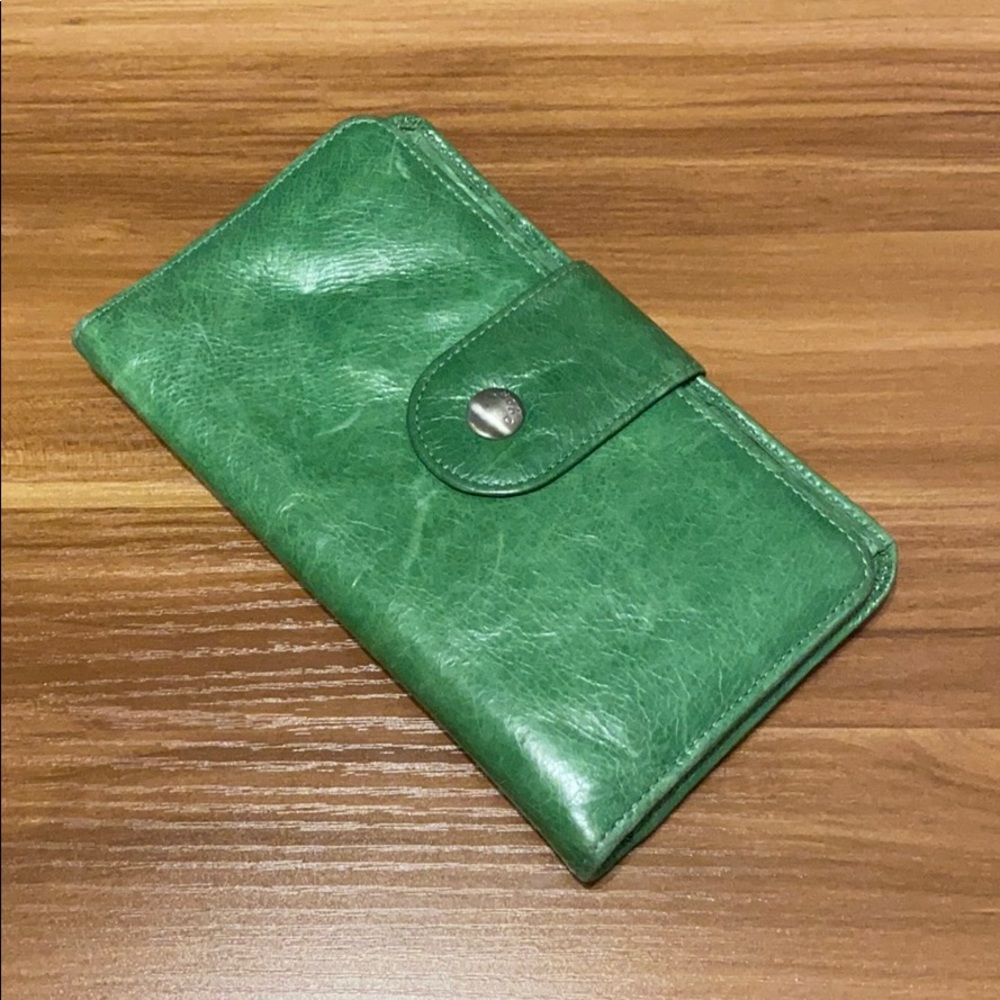 Green hobo wallet